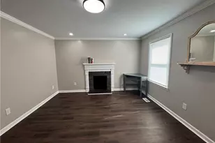 204 Nelson St, Pilot Mountain, NC 27041 - Photo 4