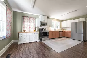 132 W Moore St, Candor, NC 27229 - Photo 24