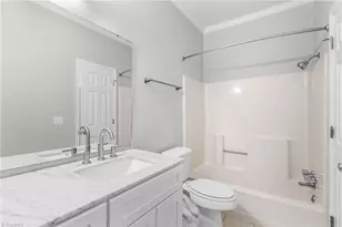 326 Meadows Cir, Winston-Salem, NC 27104 - Photo 20