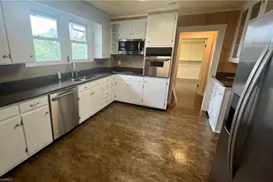 1513 Pittman St, Mount Airy, NC 27030 - Photo 6