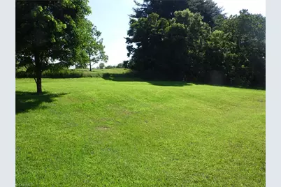 569 N Sparta Parkway, Sparta, NC 28675 - Photo 4