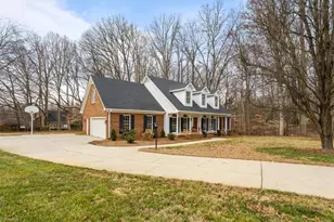 6101 Oak Glenn Ct, Summerfield, NC 27358 - Photo 2