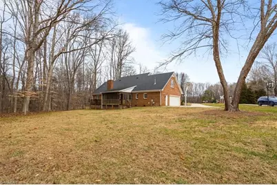 6101 Oak Glenn Court, Summerfield, NC 27358 - Photo 8