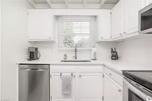 2201 Blue Stone Ln, Winston-Salem, NC 27107 - Photo 10