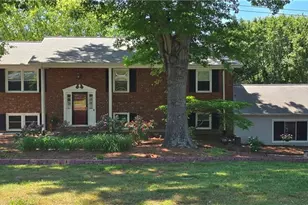 116 Ridgeway Rd, Thomasville, NC 27360 - Photo 2