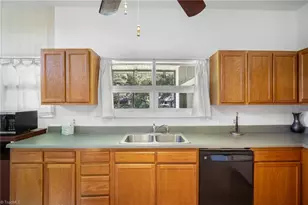 701 Locust Pl, High Point, NC 27265 - Photo 6