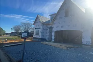 16 Creswell Manor Dr, Greensboro, NC 27407 - Photo 2