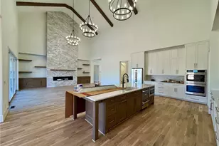 1150 Lochshire Dr, Burlington, NC 27215 - Photo 2