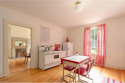 802 Lawsonville Avenue, Reidsville, NC 27320 - Photo 20