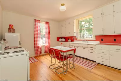 802 Lawsonville Avenue, Reidsville, NC 27320 - Photo 14