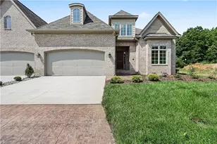 14 Creswell Manor Dr, Greensboro, NC 27407 - Photo 2