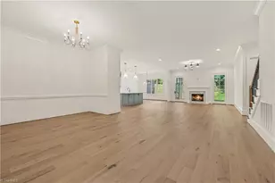 14 Creswell Manor Dr, Greensboro, NC 27407 - Photo 8