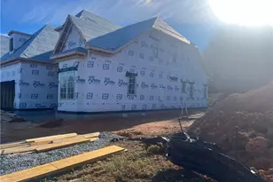 14 Creswell Manor Dr, Greensboro, NC 27407 - Photo 2