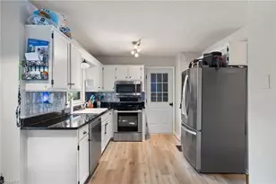 420 Sherwood Ct, Eden, NC 27288 - Photo 16