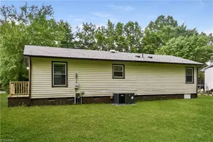 2034 Willow Rd, Greensboro, NC 27406 - Photo 14