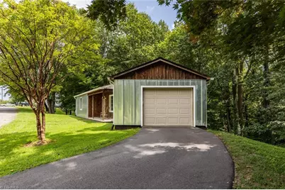 607 W Pine Circle, Wilkesboro, NC 28697 - Photo 6