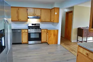 308 Aloha Dr, Graham, NC 27253 - Photo 8