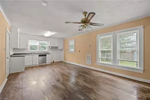 217 Moon St, Thomasville, NC 27360 - Photo 8