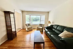 2408 Gracewood Ct, Greensboro, NC 27408 - Photo 6