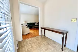 2408 Gracewood Ct, Greensboro, NC 27408 - Photo 4