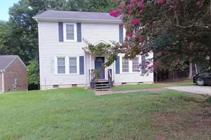 814 Pine Cir Dr, High Point, NC 27265 - Photo 2