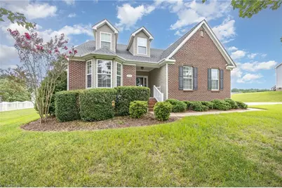 319 Ironwood Drive, Thomasville, NC 27360 - Photo 2