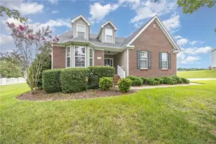 319 Ironwood Dr, Thomasville, NC 27360 - Photo 2