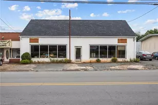 607 Main St, Pilot Mountain, NC 27041 - Photo 1
