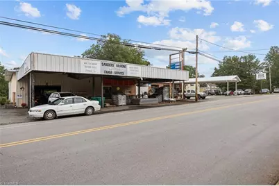 607 Main Street #A,B,C,D, Pilot Mountain, NC 27041 - Photo 4