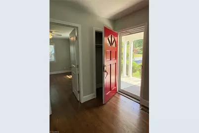 1100 Glenwood Avenue, Greensboro, NC 27403 - Photo 2