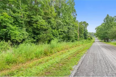 3601 Parnell Drive, Greensboro, NC 27405 - Photo 8