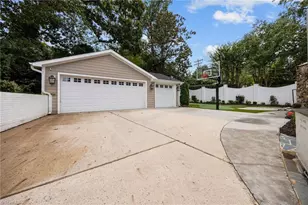 103 Wentworth Dr, Greensboro, NC 27408 - Photo 44