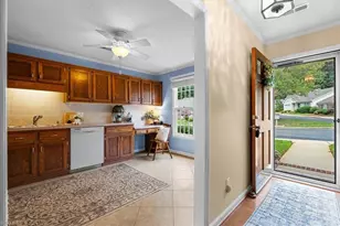 828 A Windermere Ct, Asheboro, NC 27203 - Photo 2