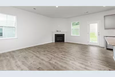 320 Lisa Lane, Winston-Salem, NC 27107 - Photo 6