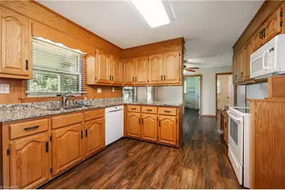 6350 Roscoe Road, Denton, NC 27239 - Photo 10