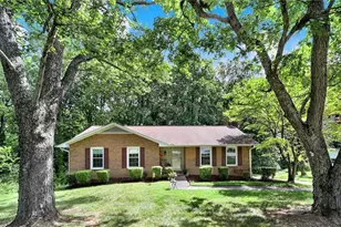 2312 Dover Pl, High Point, NC 27265 - Photo 2