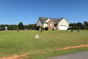 550 Honeysuckle Ridge, Asheboro, NC 27205 - Photo 2