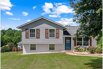 274 Dixie Hill Road, North Wilkesboro, NC 28659 - Photo 2