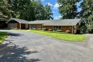 3160 Shaftesbury Ln, Winston-Salem, NC 27105 - Photo 2