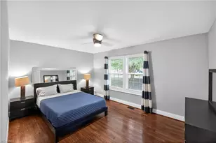 3406 Wilshire Dr, Greensboro, NC 27408 - Photo 8