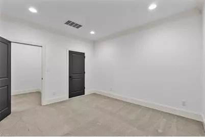 10 Blakeney Place, Greensboro, NC 27408 - Photo 36