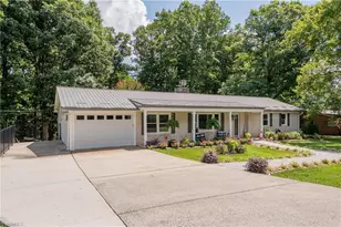 674 Knollwood Dr, Mount Airy, NC 27030 - Photo 2