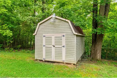 1111 Forest Lane, Thomasville, NC 27360 - Photo 22