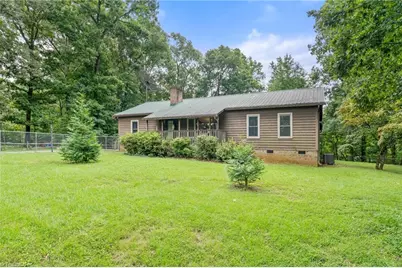 1111 Forest Lane, Thomasville, NC 27360 - Photo 2