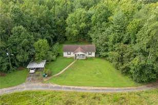 572 Alvis Ln, Winston-Salem, NC 27107 - Photo 4