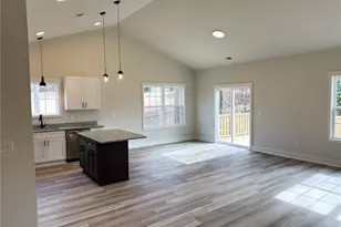 6935 Tia Ct, Thomasville, NC 27360 - Photo 4