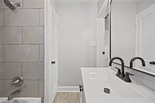 940 N Peace Haven Rd, Winston-Salem, NC 27104 - Photo 16