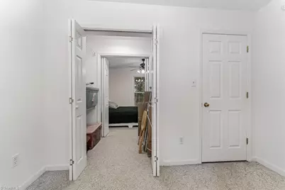 634 E Swannanoa Avenue, Liberty, NC 27298 - Photo 28