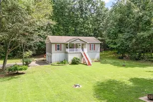 634 E Swannanoa Ave, Liberty, NC 27298 - Photo 2