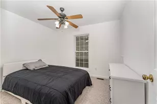 634 E Swannanoa Ave, Liberty, NC 27298 - Photo 26